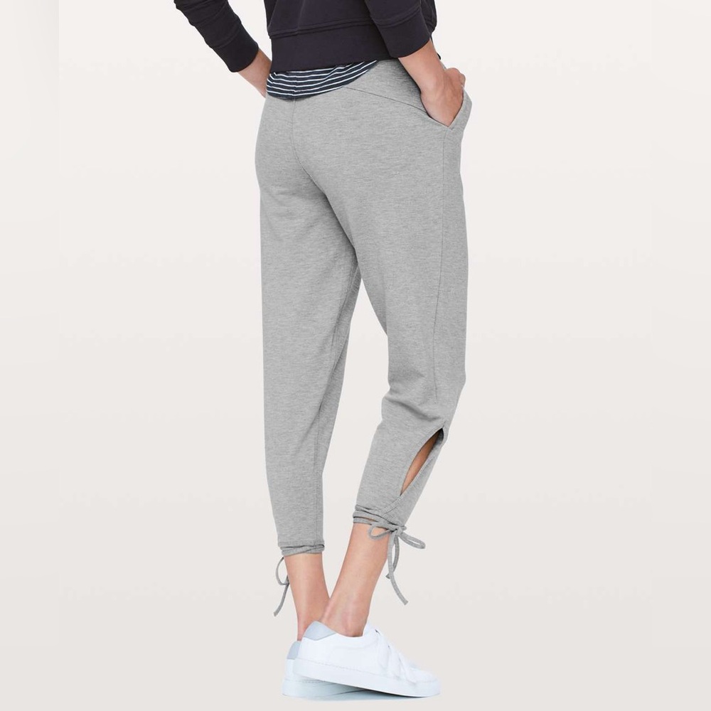 Lululemon Spirited Sissone Pant EUC Size 10